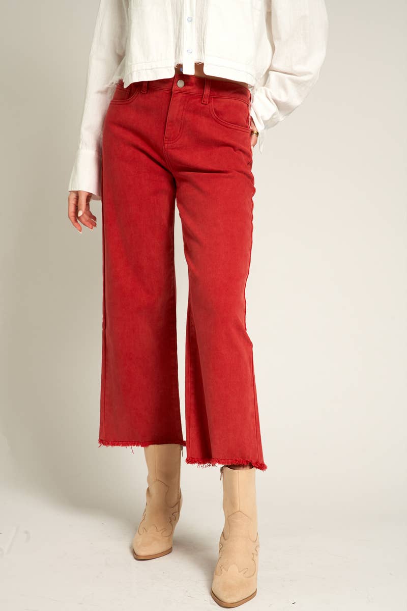 Cropped Jeans with Frayed Hem : Red