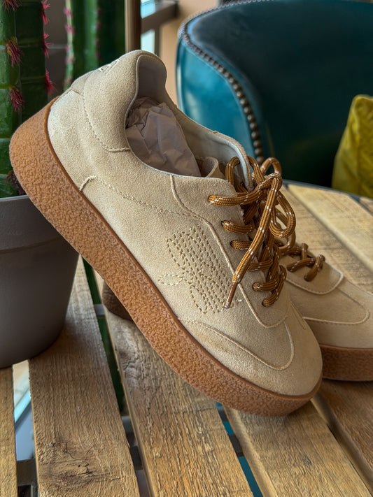 Shelly Sneaker